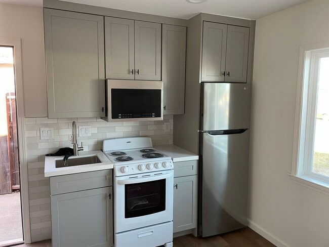 Building Photo - 3633 Lake Ontario Dr