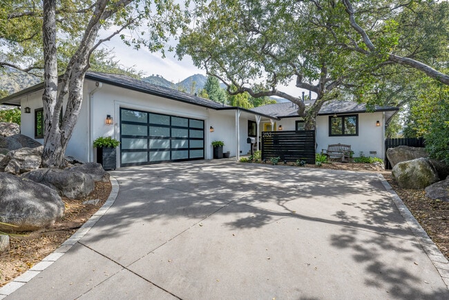 Building Photo - 2152 Grand Oaks Ave