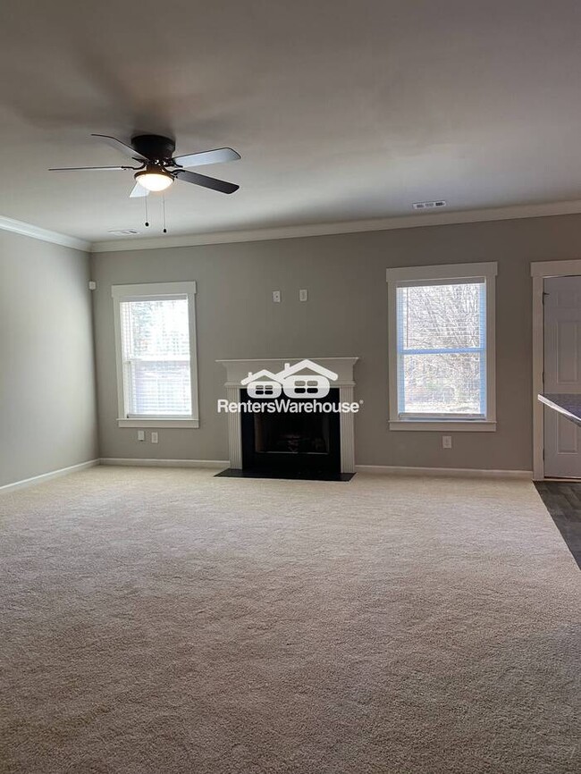 Building Photo - Loganville's Finest 5 Bed - 3 Bath Showpla...