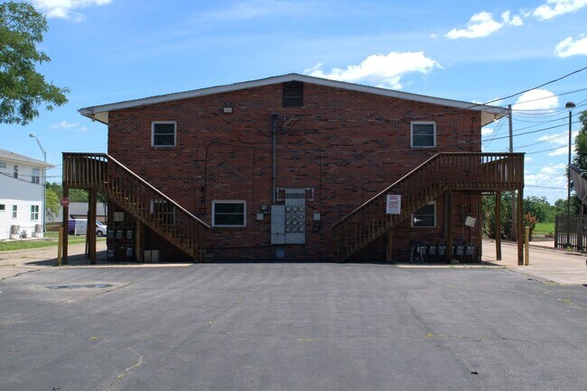 Foto del edificio - 513 Old Hwy 63 N