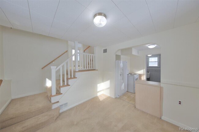 Building Photo - 9249 Whitall Ln