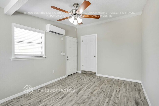 Foto del edificio - 11796 104th St