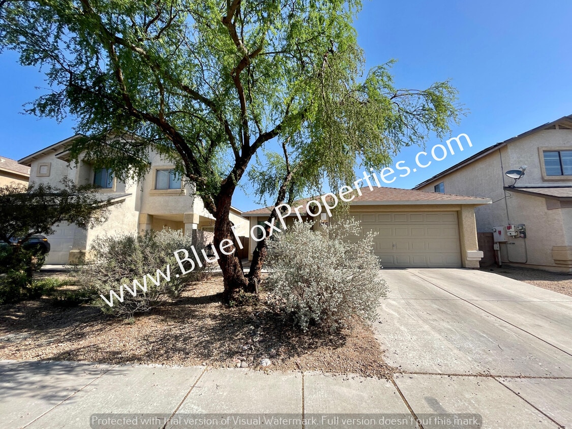 Primary Photo - 2472 W Chris Oliver Way