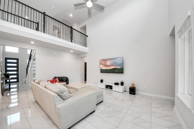 Building Photo - 21638 Laggan Clf Ln