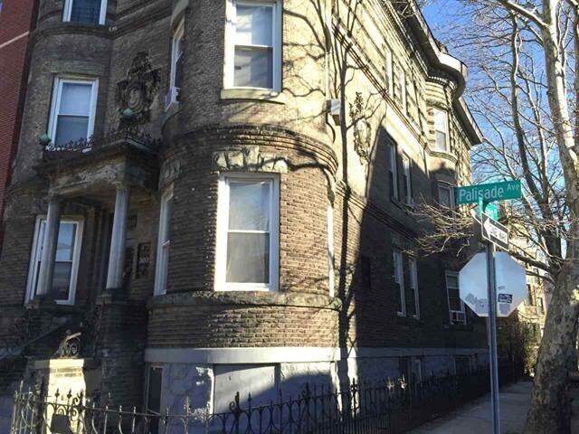 Building Photo - 300 Palisade Ave