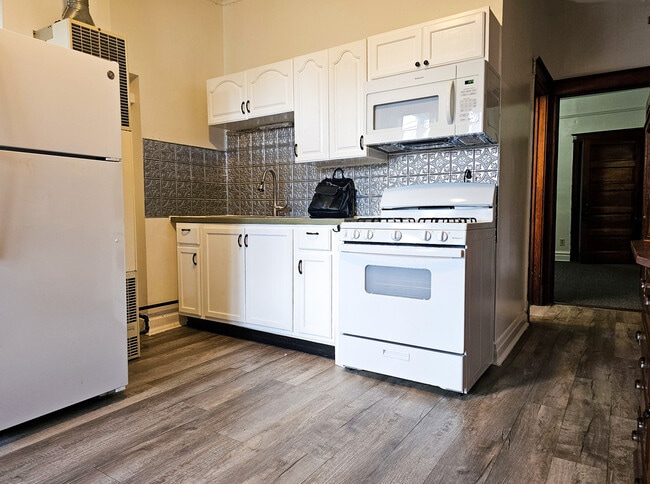 Foto del edificio - 2741 W 16th St