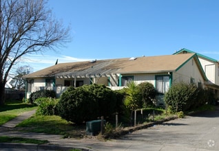 Building Photo - 2369 Kenton Ct