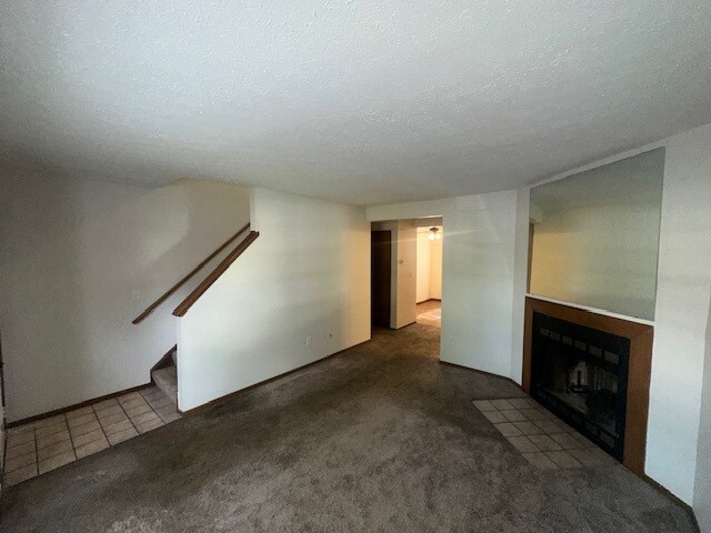 Foto del edificio - 937 Hidden Acres Ct