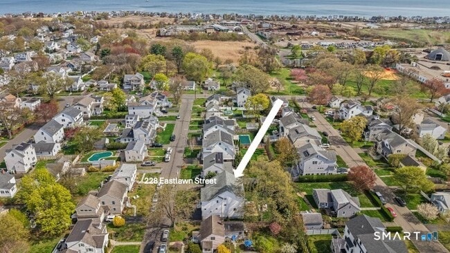 Foto del edificio - 228 Eastlawn St