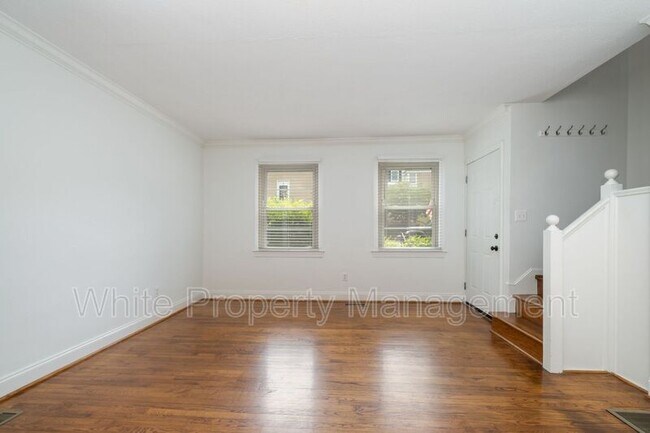 Foto del edificio - 564 Wakefield Dr