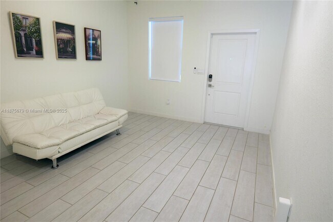 Foto del edificio - 754 SE 16th Ct