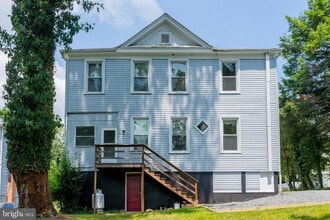 Building Photo - 222 W Main St