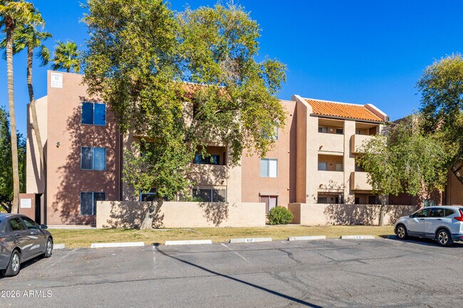 Foto del edificio - 540 N May