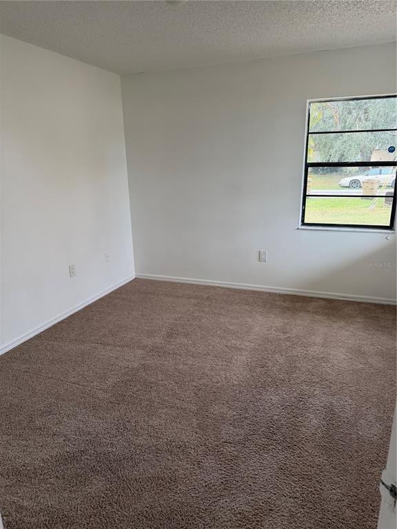 Foto del edificio - 664 Royalty Ct