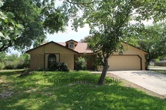 Building Photo - 809 Beaver Trail
