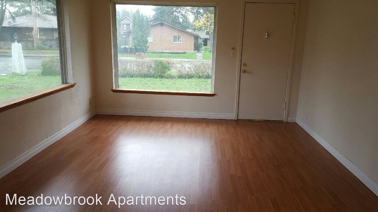 Foto principal - 14402 Washington Ave SW