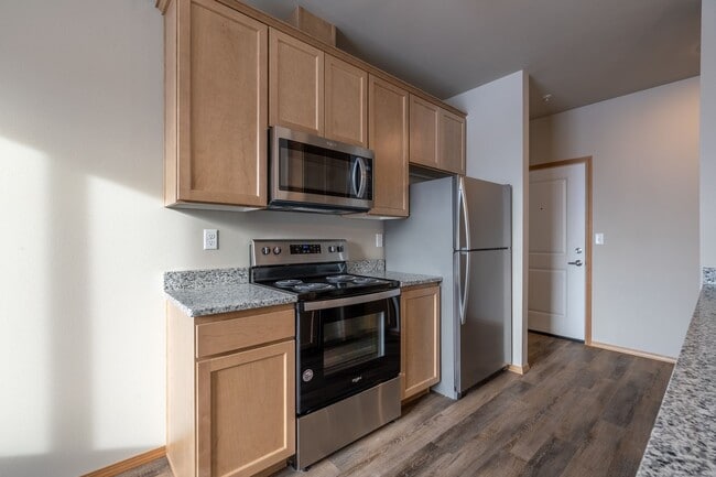 Foto del edificio - Large 2 Bedroom/2 Bath Apartment- Pet Friendly!