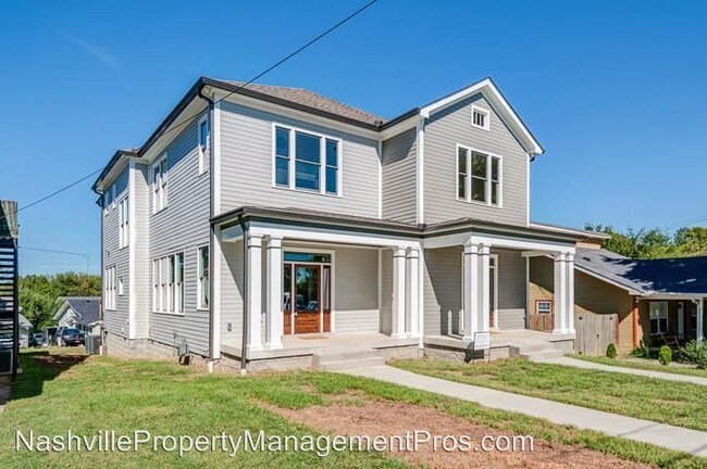 Building Photo - 1111 McKennie Ave