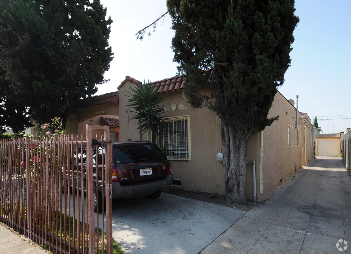 Foto del edificio - 124-128 1/2 E. 74th St.