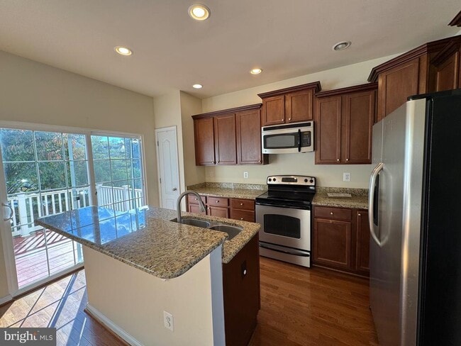 Building Photo - 3529 Fisher Hill Rd