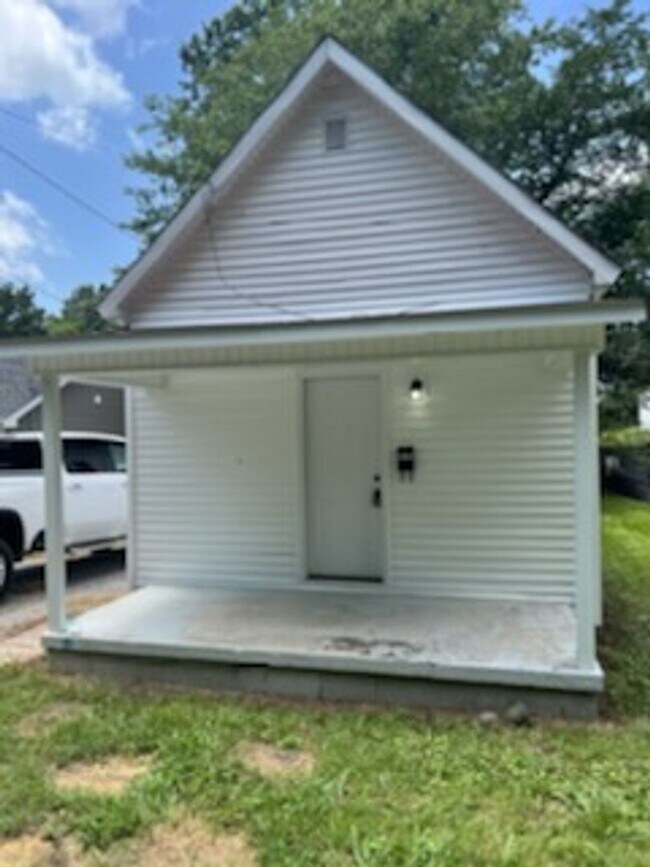 Foto del edificio - Spacious 1 Bedroom 1 Bathroom House in Madisonville, KY