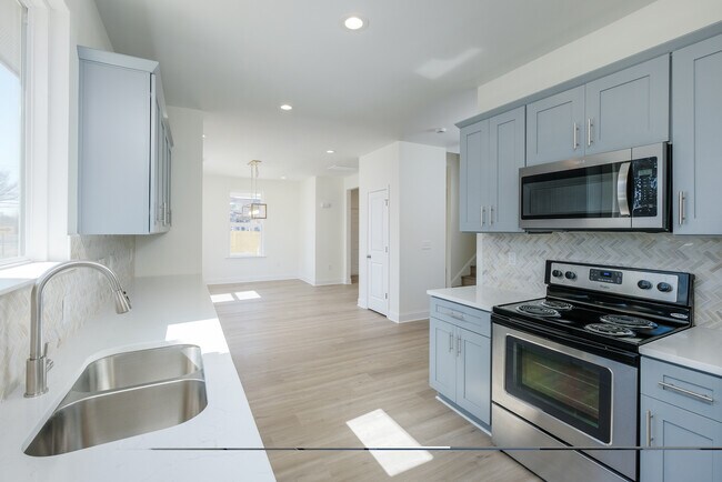 Building Photo - 1122 Rodey Ave