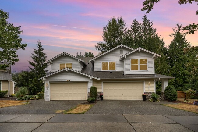 Building Photo - Townhouse available in lynnwood