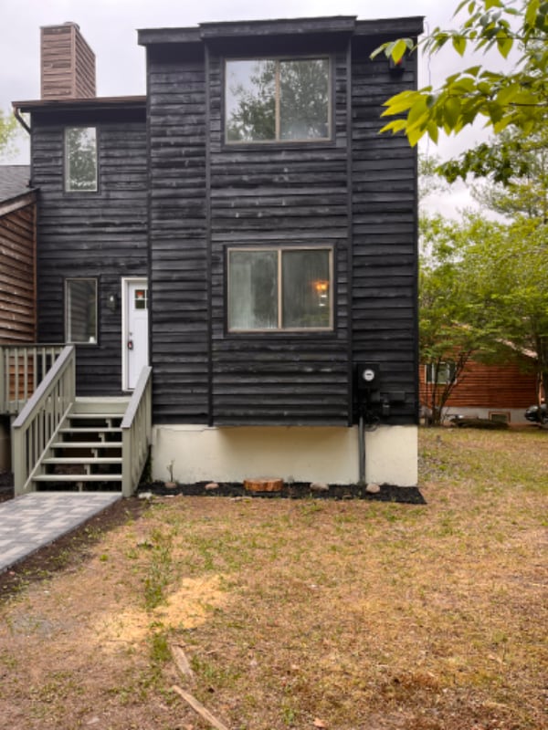 Building Photo - 2 Edelweiss Dr