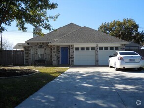 Building Photo - 2829 Salado Trail