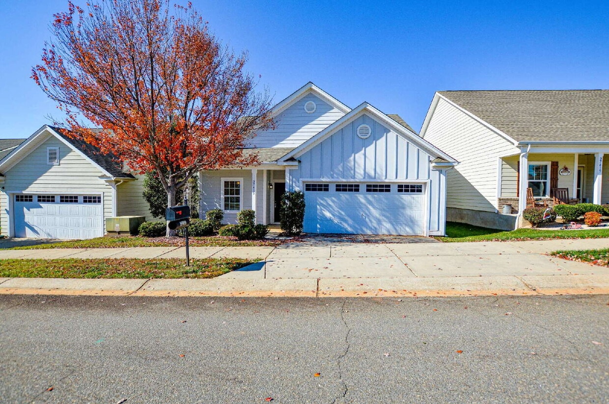 Primary Photo - Modern Comfort, Flexible Living, Tailored ...