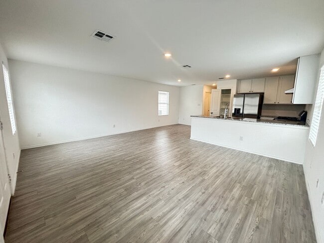 Building Photo - Charming Single-Story Home in Amenity-Rich Silos Community