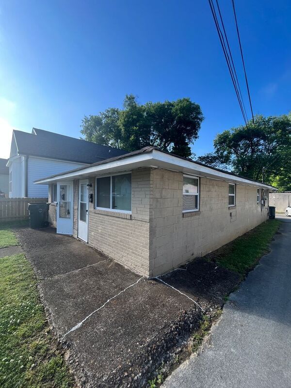 Foto del edificio - 1924 Blackford St