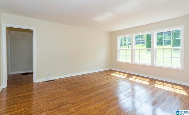 Building Photo - 921 5 Mile Rd