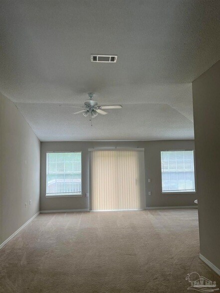 Foto del edificio - 5294 Overbrook Dr