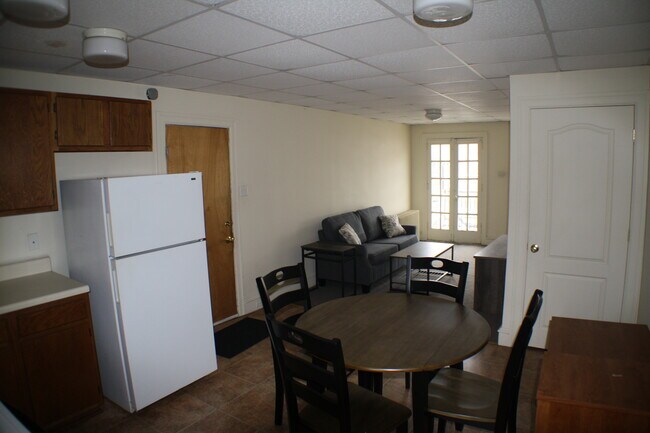 Foto del edificio - 701 County Line Rd