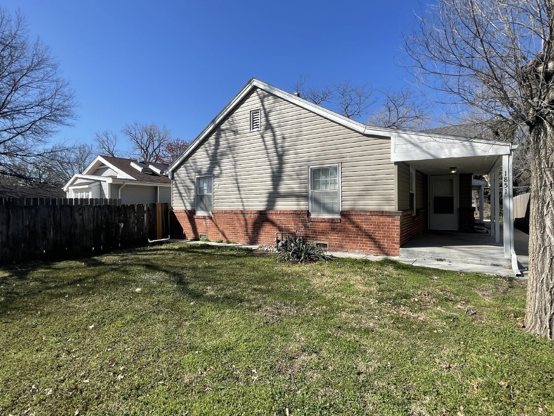 Foto principal - Charming 2-Bedroom Duplex in Wichita
