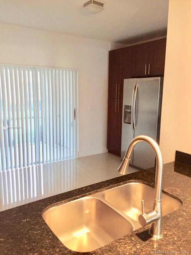 17 Whitehead Cir, Weston, FL 33326 Townhome Rentals in Weston FL