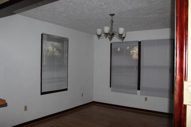 Building Photo - 2012 Carroll Dr