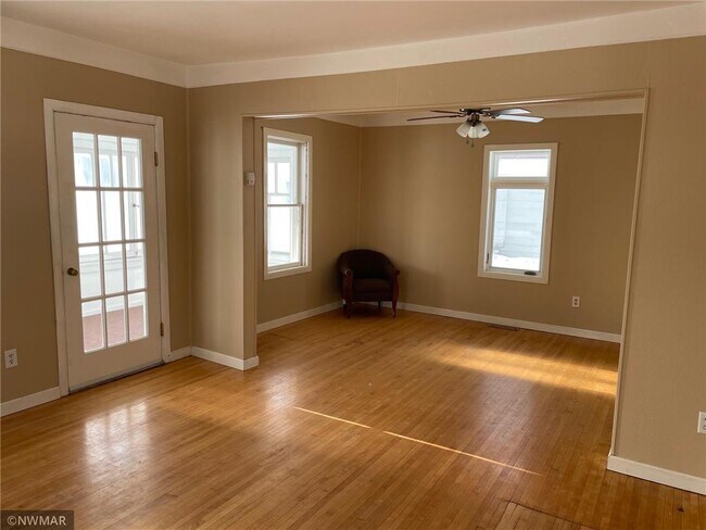 Foto del edificio - 403 3rd St NW