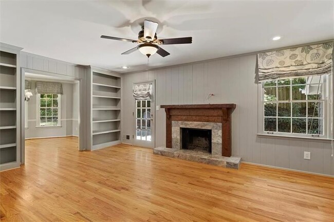 Foto del edificio - 5632 Woodsong Trail