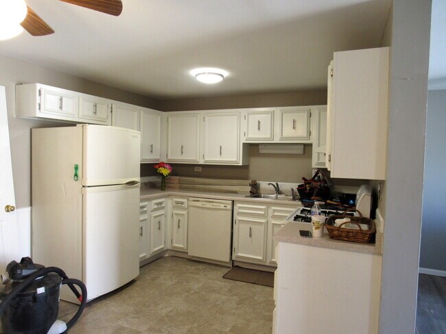 Building Photo - 224 Patuxet Ct