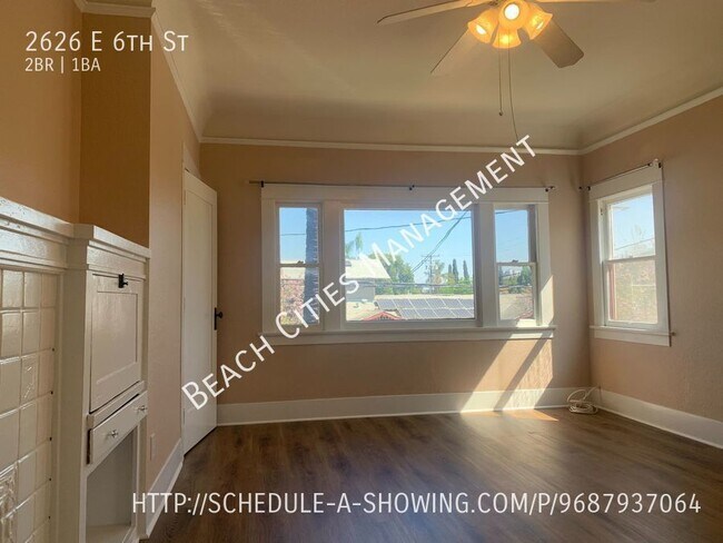 Building Photo - 2 Bedroom 1 Bath Mission Revival Duplex wi...