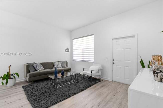 Foto del edificio - 625 Bald Cypress Rd