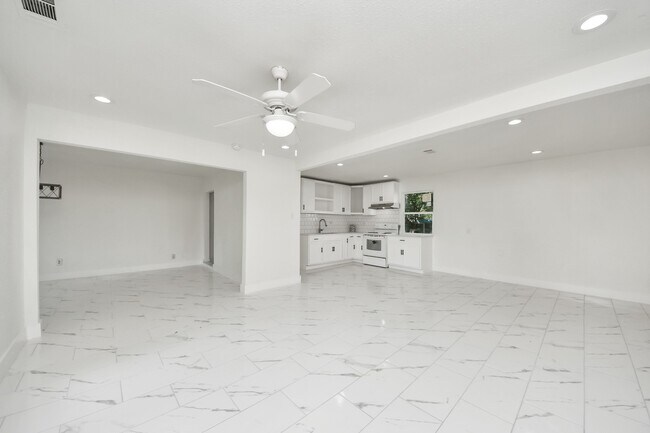 Building Photo - 2926 Knotty Oaks Trail