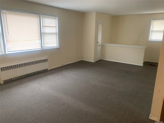 Foto del edificio - 148-08 84th Dr