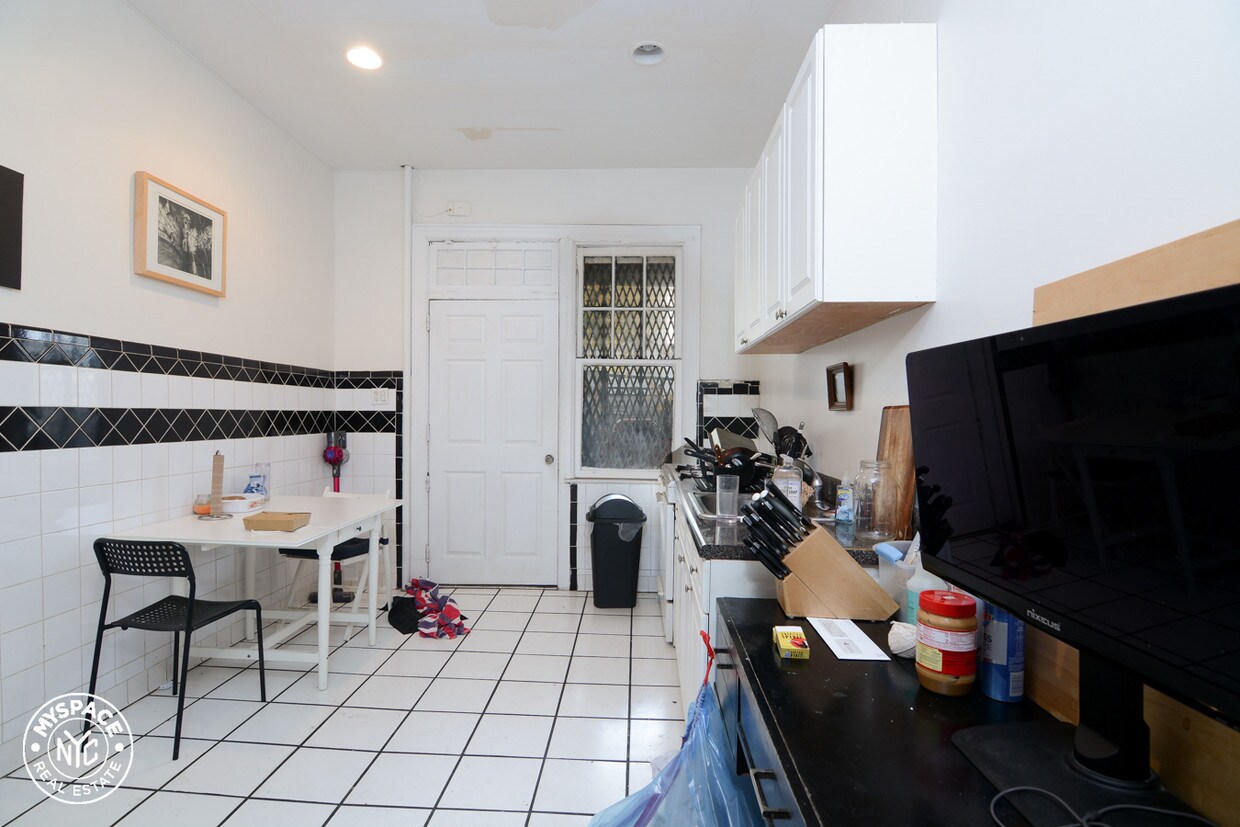 Primary Photo - 140 Wilson Ave