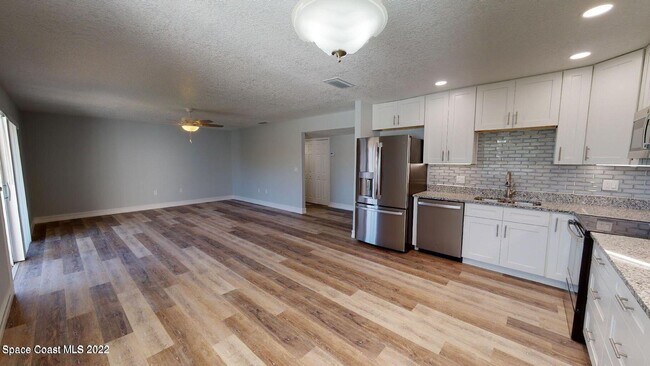 Foto del edificio - 5801 N Atlantic Ave