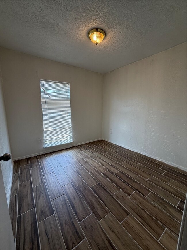 Building Photo - 5130 Ridgevan St