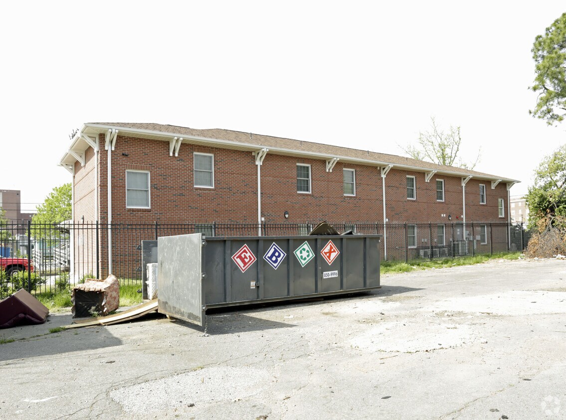 32 N Claybrook St, Memphis, TN 38104 Apartments in Memphis, TN