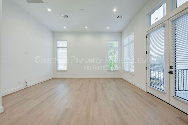 Building Photo - 1823 Prospect St